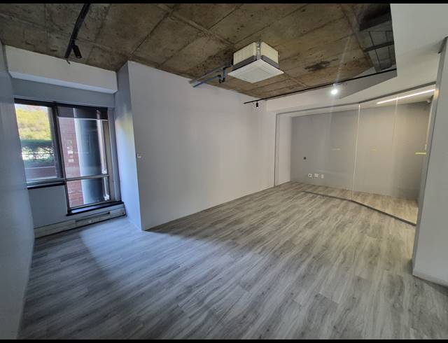 262M² OFFICE TO LET IN WOODMEAD